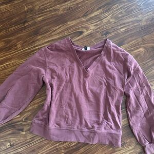 off the shoulder cropped crewneck